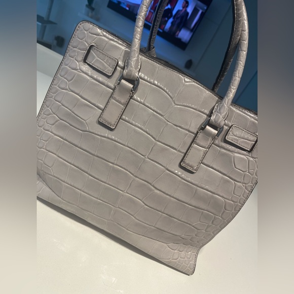 GREY ALLIGATOR INSPIRED MICHEAL KORS HANDBAG!!! - Picture 3 of 7